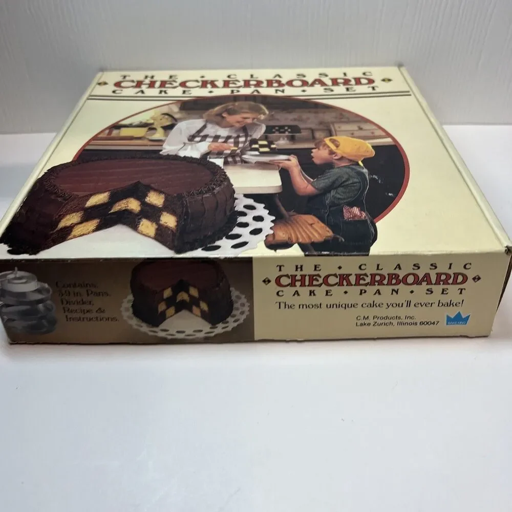 The Classic Checkerboard Cake Pan Set︱Box and Instructions Included